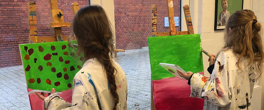 Billede af barn der maler